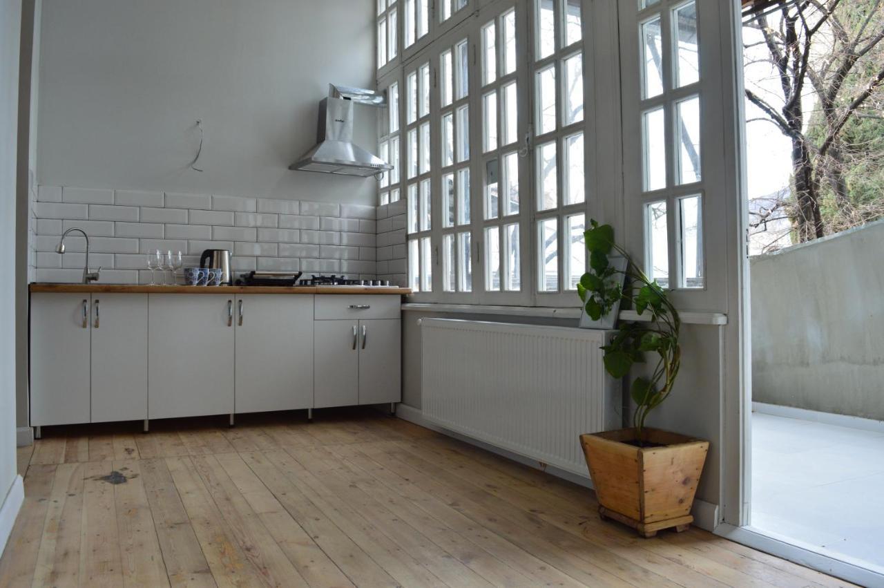 Woodmood Hostel Tbilisi Ngoại thất bức ảnh
